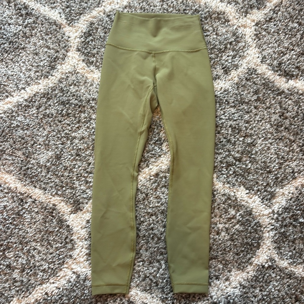 Lululemon size 2 green leggings great condition
